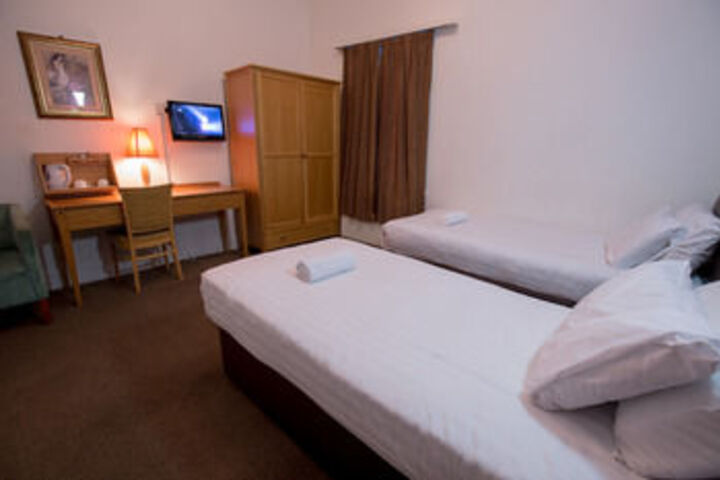 Room 15 of 28