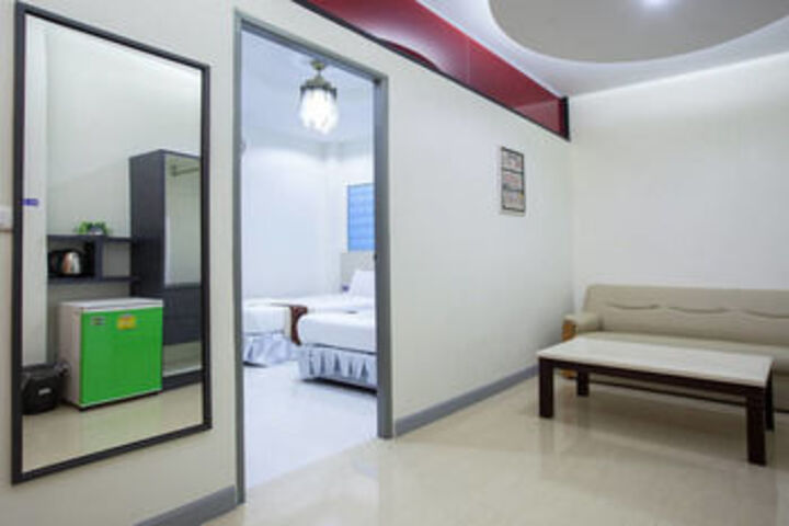 Room 9 of 29