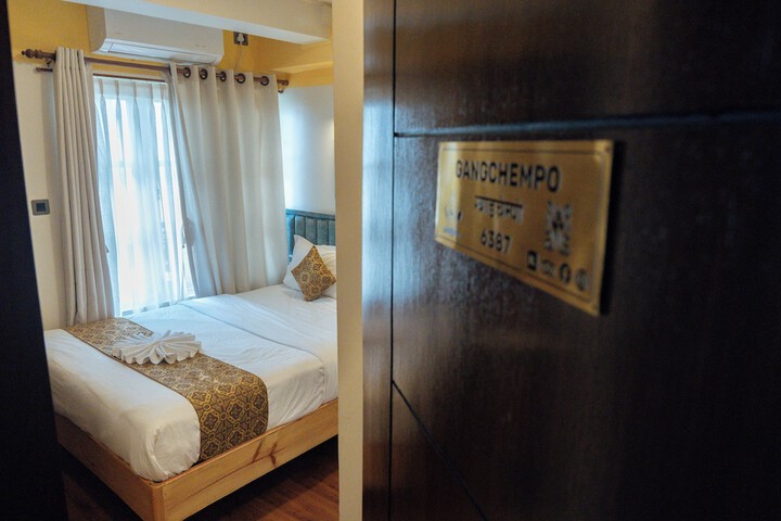 Room 15 of 42