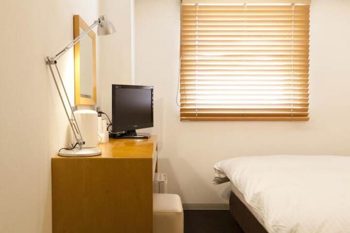 Room 10 of 39