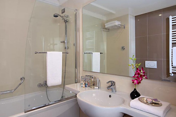 Clean Restrooms