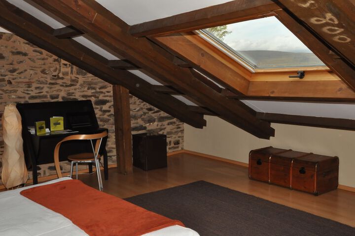 Room 3 of 60