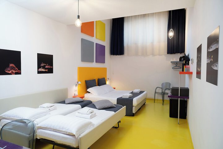 Room 98 of 144