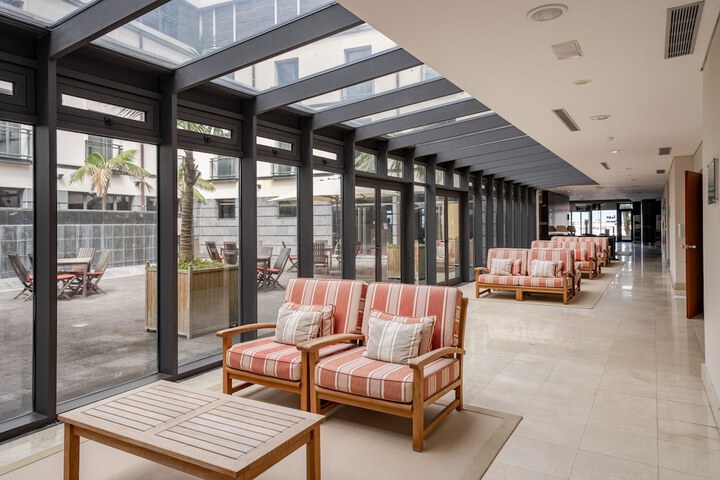 Entrance & Lobby