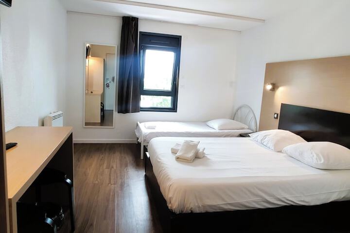 Room 15 of 28