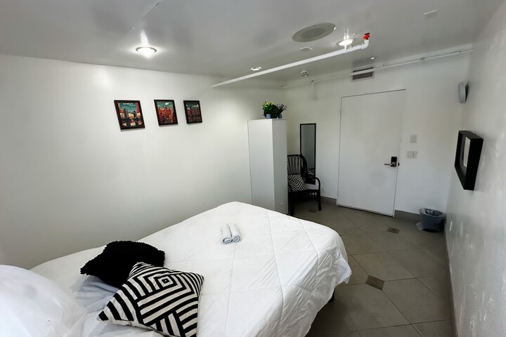 Room 9 of 22