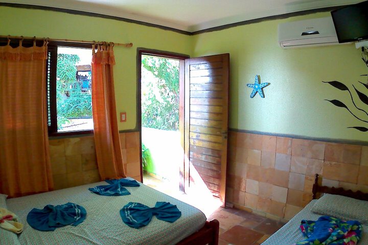 Room 4 of 122