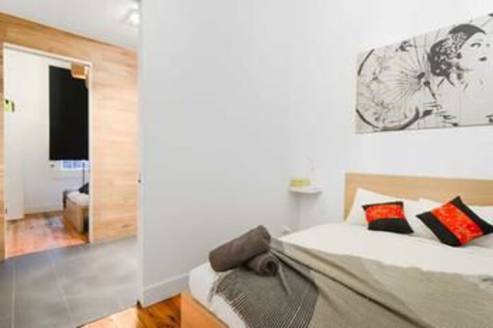 Room 7 of 18