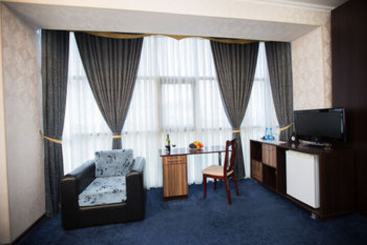 Room 17 of 38
