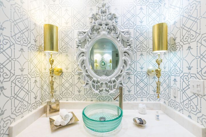 Bathroom sink