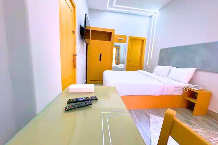 Room 30 of 39