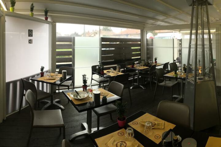 Breakfast area