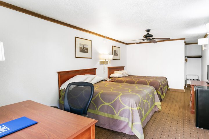 Room 40 of 46