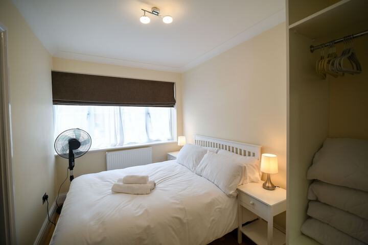 Room 3 of 34