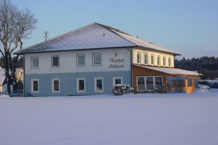 RASTHOF STEFANIE