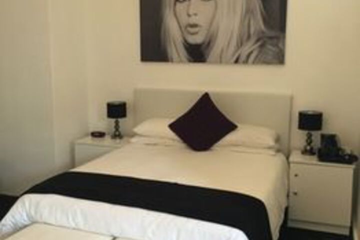 Room 18 of 46