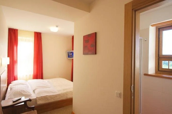 Room 3 of 15