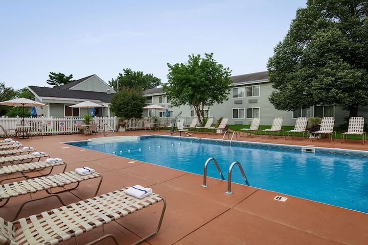 Pool 49 of 85