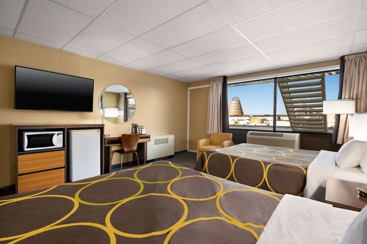 Room 15 of 47