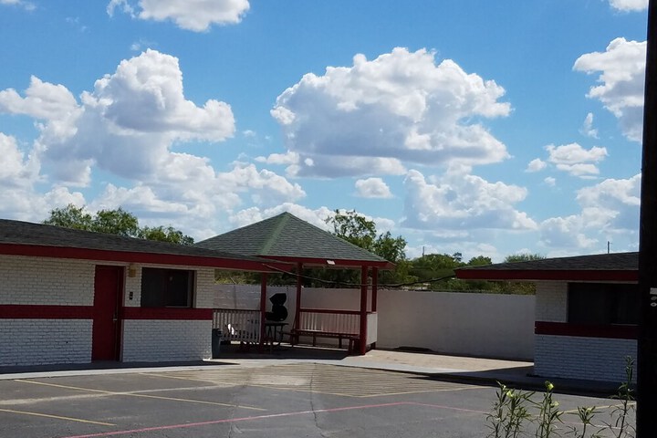 Property Grounds 30 of 38