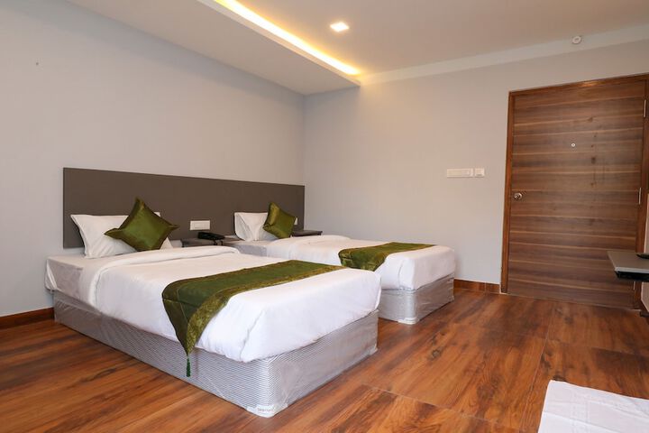 Room 25 of 37