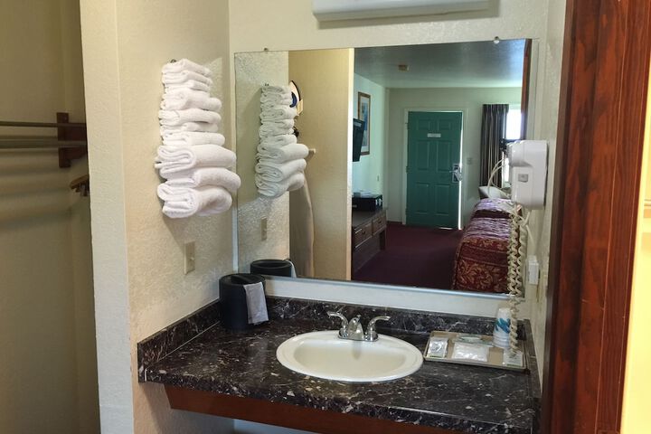 Room 34 of 42