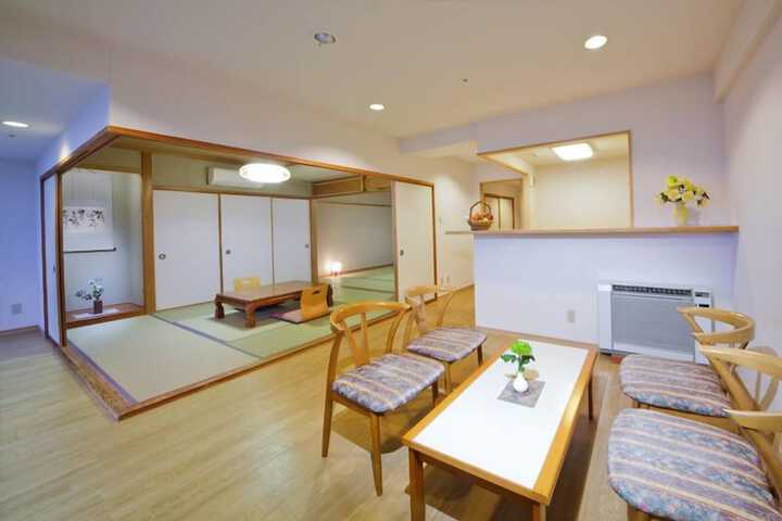 Room 6 of 49