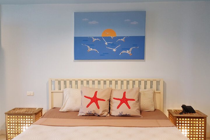 Room 8 of 50