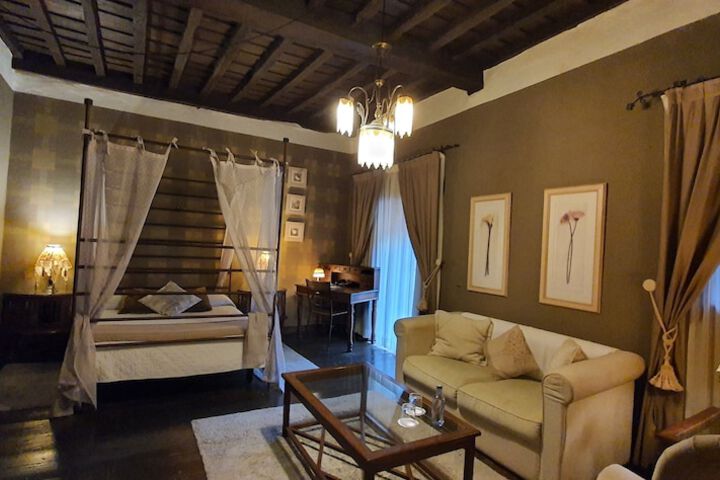 Room 25 of 64