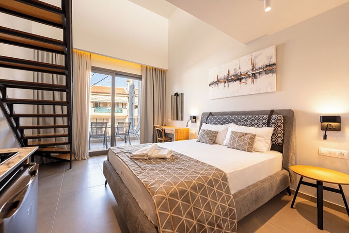 Room 10 of 67