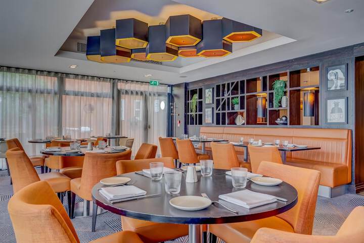 Dining 55 of 128