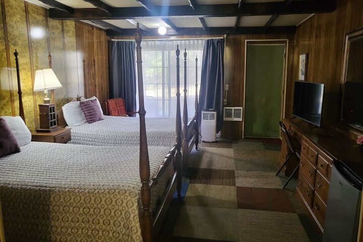 2 Double Beds (22 of 28)