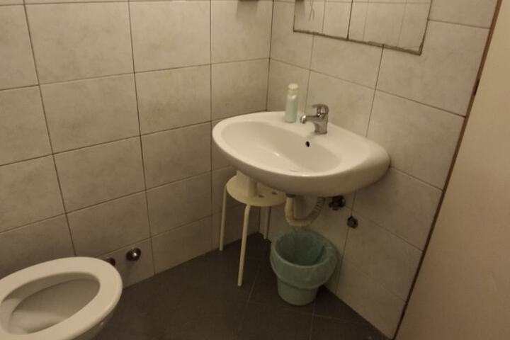 Room 67 of 79