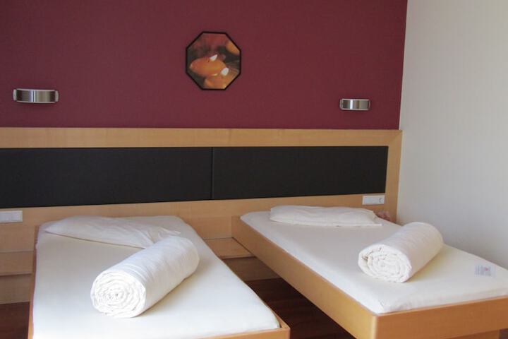 Room 8 of 39