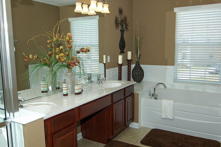 Luxurious Windsor Hills Resort 6 Bedroom 4 Bath Pool Home in Kissimmee in Kissimmee, FL