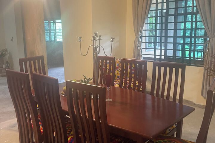 Room 14 of 28