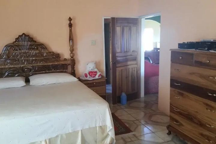 Room 4 of 13