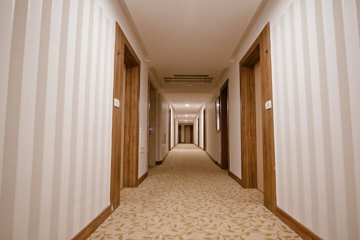 Ballroom/Hall 25 of 41