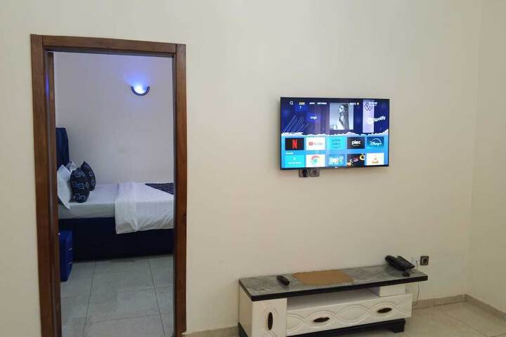 Room 4 of 28