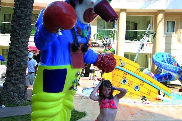 Hotel with Pool