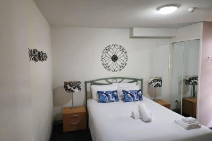 Room 4 of 68