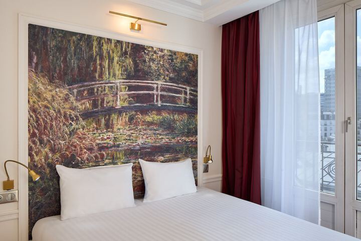Room 8 of 34