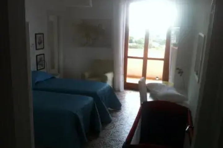 Room 2 of 9