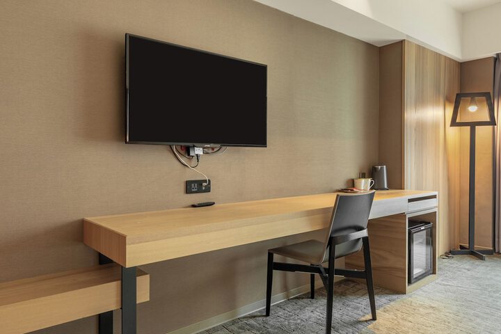 Room 34 of 108