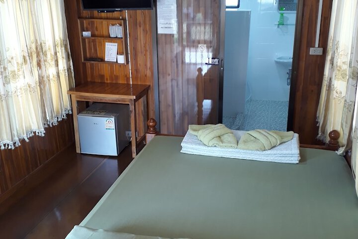 Room 5 of 49