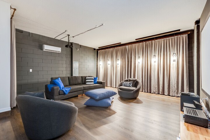 Room 30 of 62