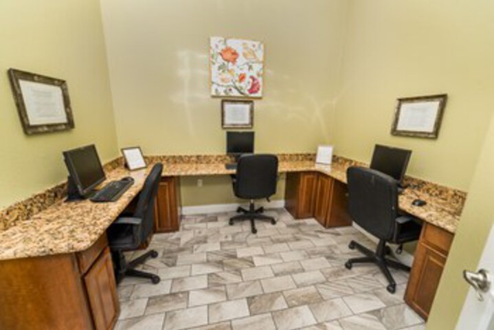 Business Center 67 of 93
