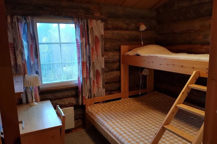 Room 4 of 15