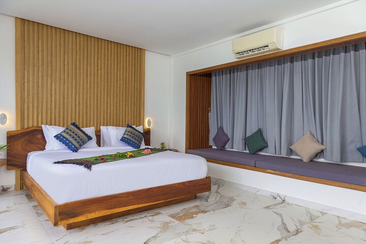 Room 6 of 50
