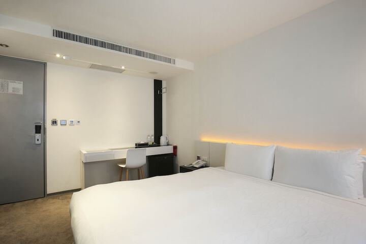 Room 13 of 45